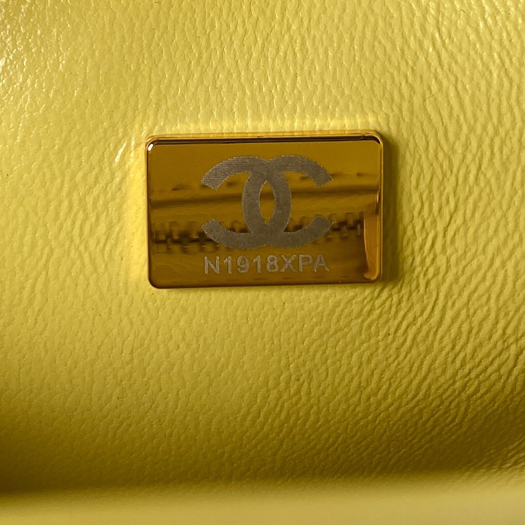 Mini Classic Flap Lambskin Bag AS4040 Yellow